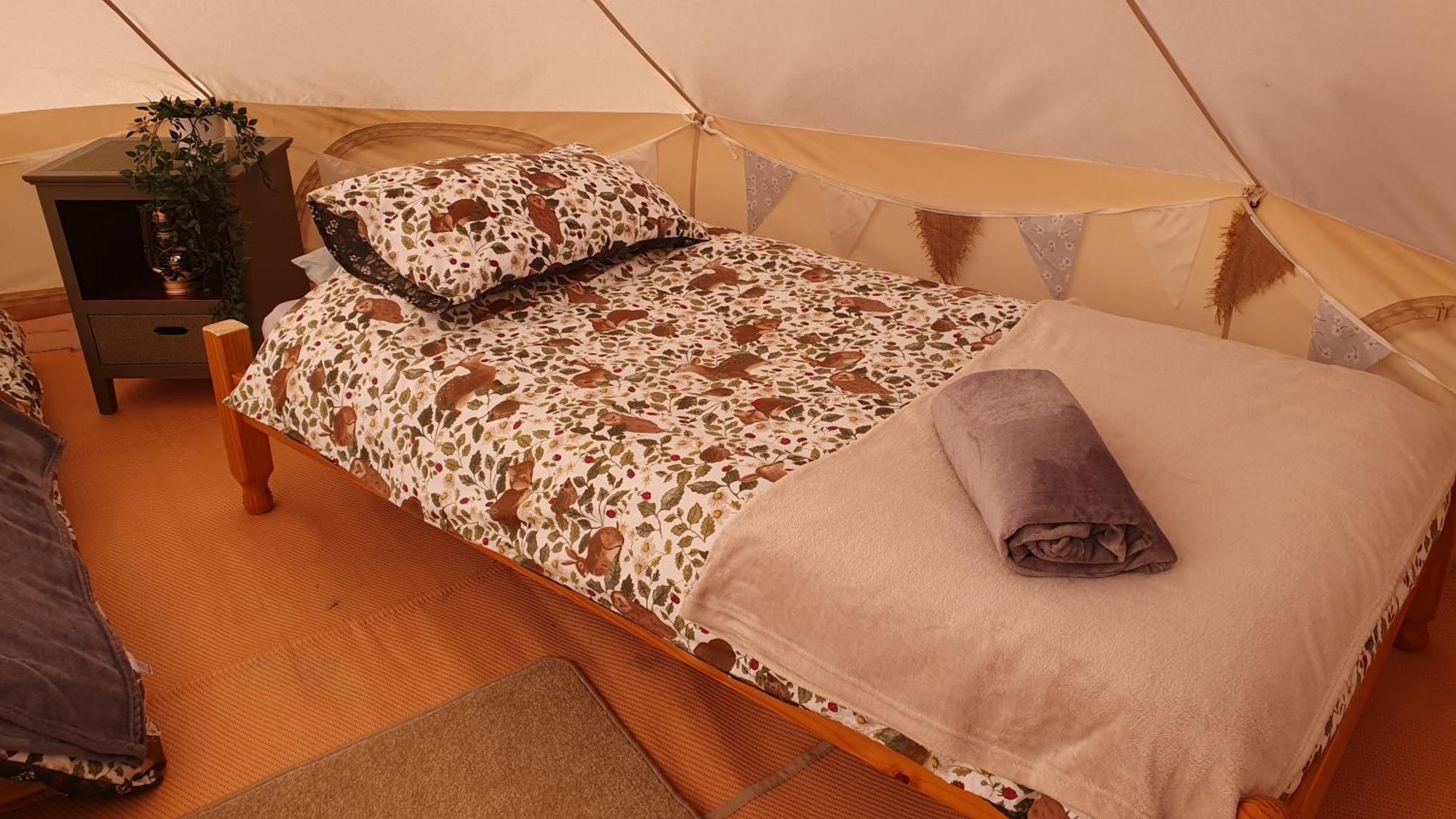 Hotel Calon Y Goedwig Glamping à Llandovery Extérieur photo