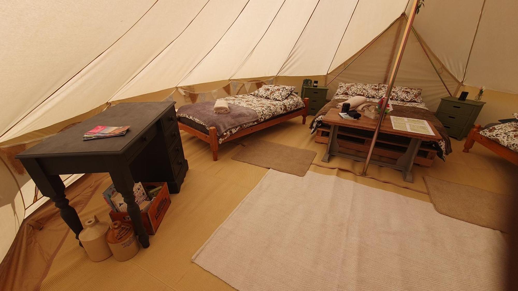 Hotel Calon Y Goedwig Glamping à Llandovery Extérieur photo